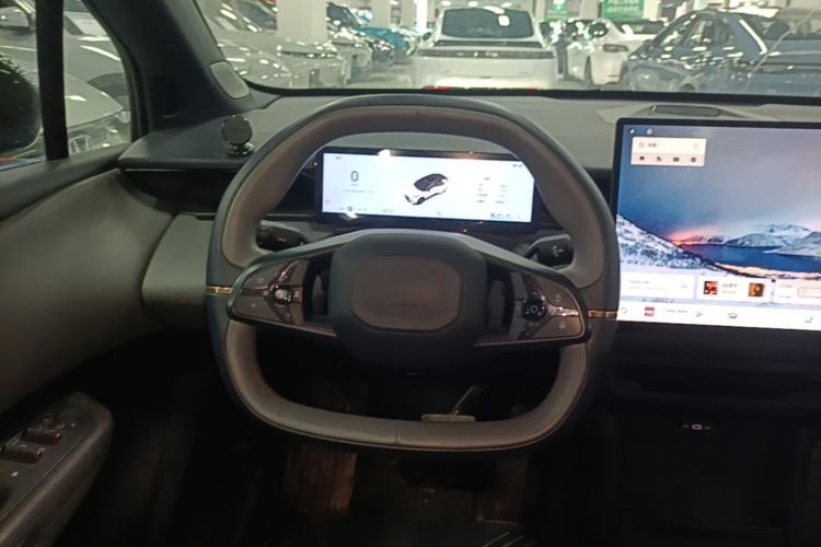 Used Lynk & Co Z20 2025 530 km Range Rear-Wheel Drive Pro Steering Wheel