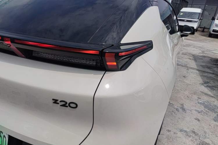 Used Lynk & Co Z20 2025 530 km Range Rear-Wheel Drive Pro Exterior 3