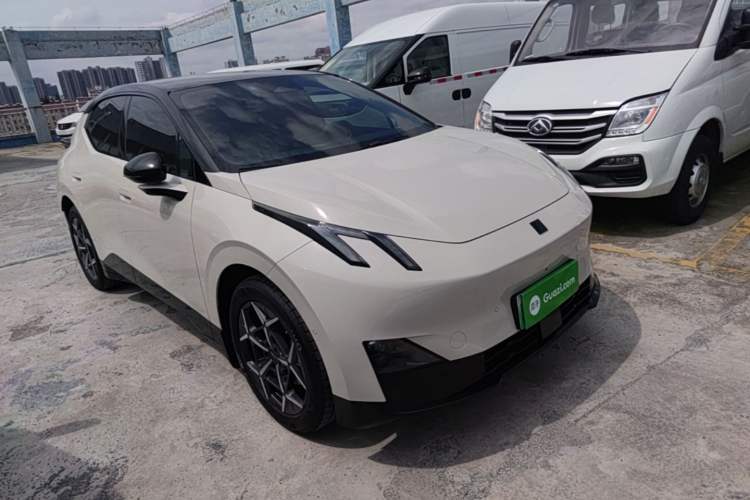 Used Lynk & Co Z20 2025 530 km Range Rear-Wheel Drive Pro Front Right 45 Deg