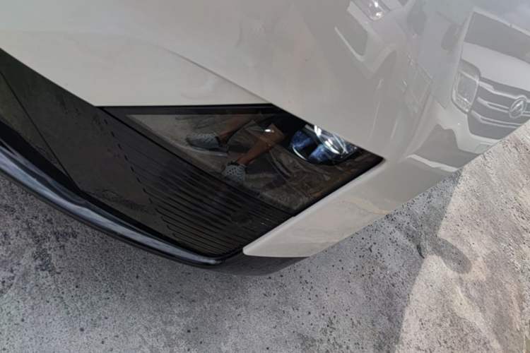 Used Lynk & Co Z20 2025 530 km Range Rear-Wheel Drive Pro Left Front Headlight