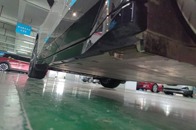 Used Lynk & Co Z20 2025 530 km Range Rear-Wheel Drive Pro Left Side Sill