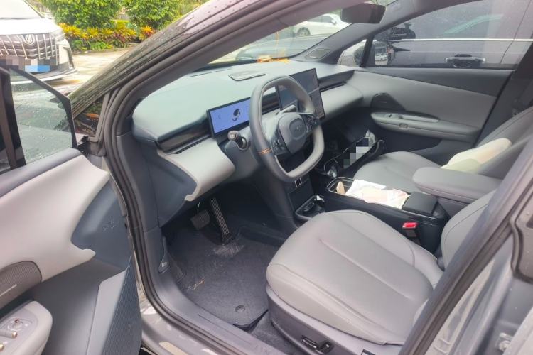 Used Lynk & Co Z20 2025 530 km Range Rear-Wheel Drive Pro Driver Seat