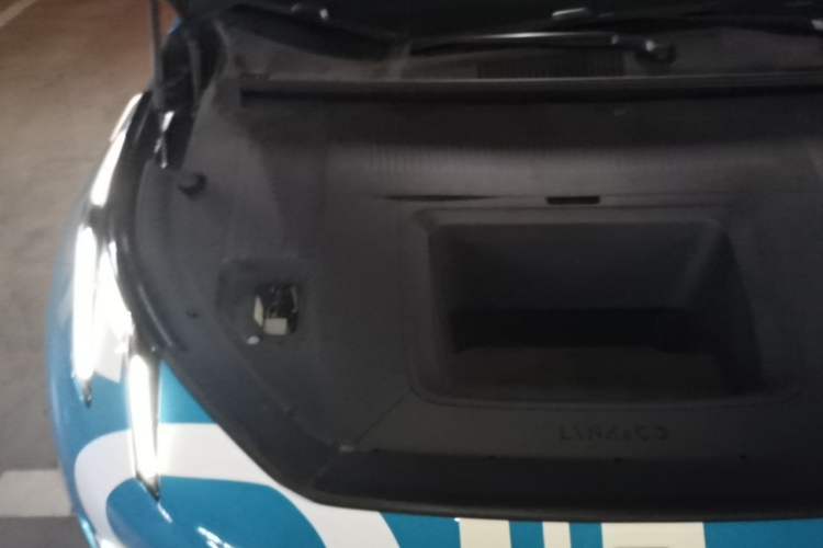 Used Lynk & Co Z20 2025 530 km Range Rear-Wheel Drive Max Engine Bay Right