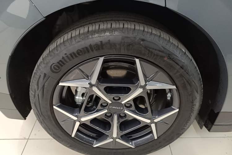 Used Lynk & Co Z20 2025 530 km Range Rear-Wheel Drive Max Exterior 5