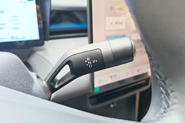 Used Lynk & Co Z20 2025 530 km Range Rear-Wheel Drive Max Gear Lever