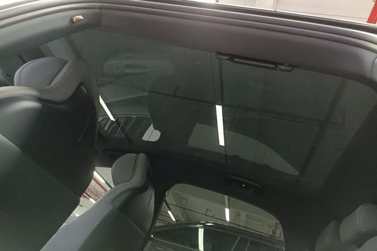 Used Lynk & Co Z20 2025 530 km Range Rear-Wheel Drive Max Headliner