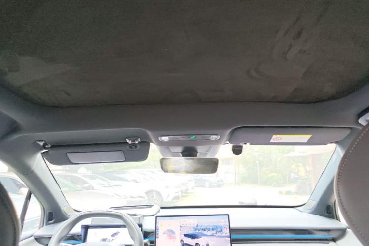Used Lynk & Co Z20 2025 530 km Range Rear-Wheel Drive Max Headliner
