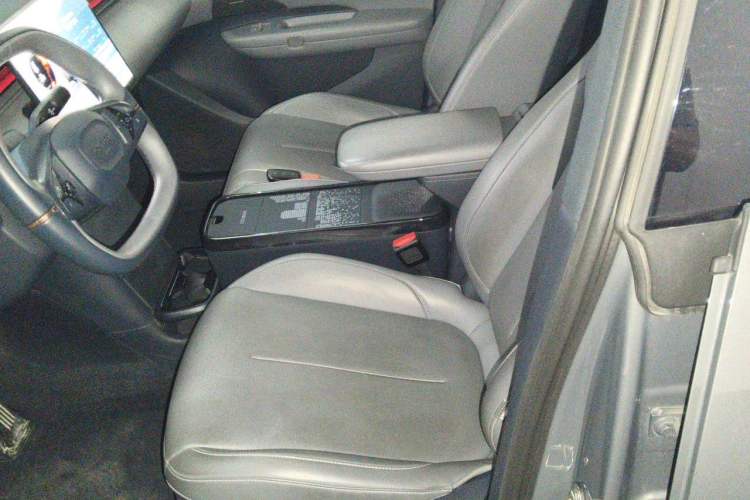 Used Lynk & Co Z20 2025 530 km Range Rear-Wheel Drive Max Left Front Seat