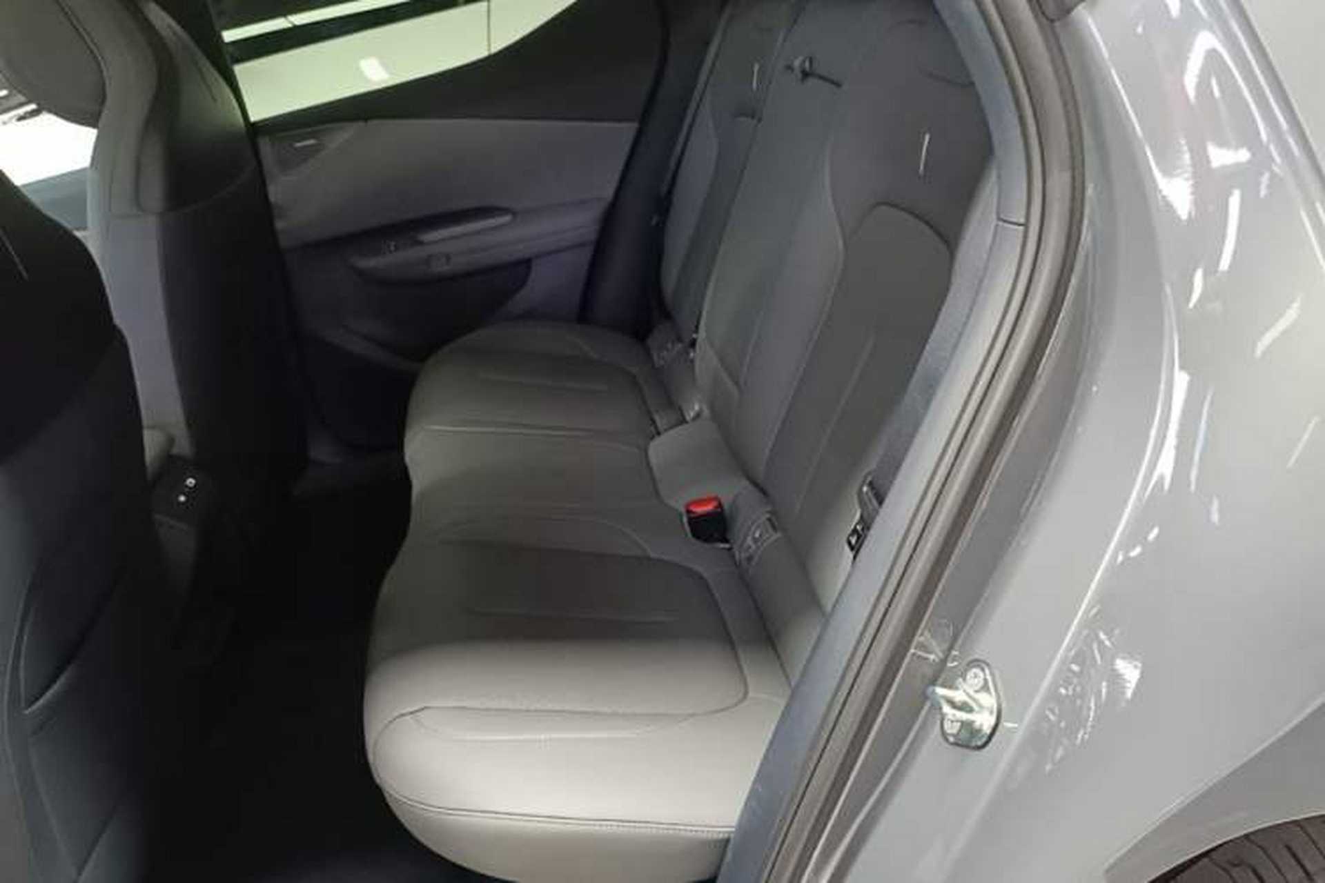 Used Lynk & Co Z20 2025 530 km Range Rear-Wheel Drive Max Left Rear Seat