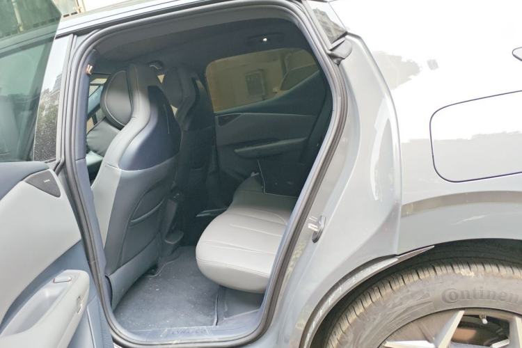 Used Lynk & Co Z20 2025 530 km Range Rear-Wheel Drive Max Left Rear Seat