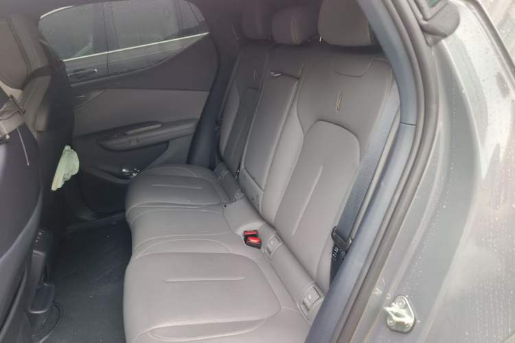 Used Lynk & Co Z20 2025 530 km Range Rear-Wheel Drive Pro Left Rear Seat