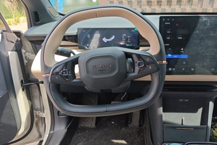 Used Lynk & Co Z20 2025 530 km Range Rear-Wheel Drive Pro Steering Wheel