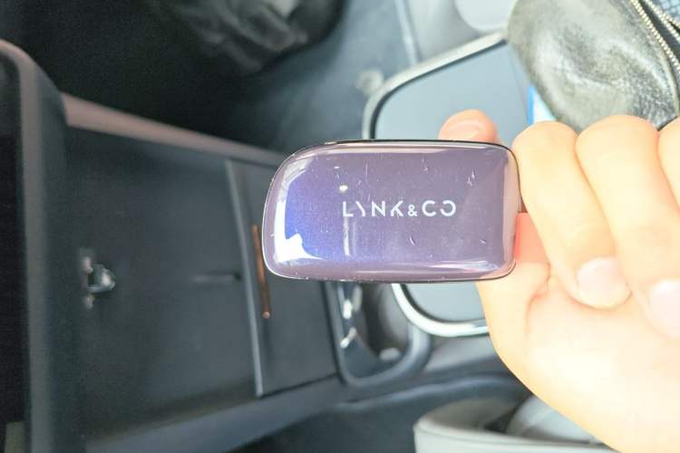 Used Lynk & Co Z20 2025 530 km Range Rear-Wheel Drive Max Vehicle Key