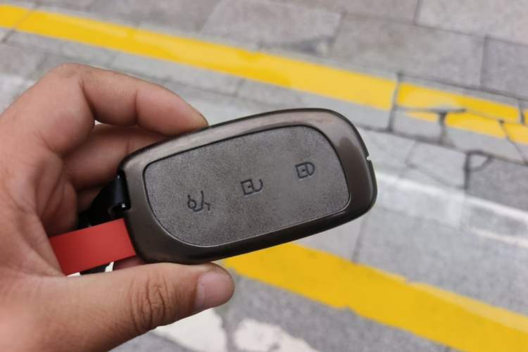 Used Lynk & Co Z20 2025 530 km Range Rear-Wheel Drive Pro Vehicle Key