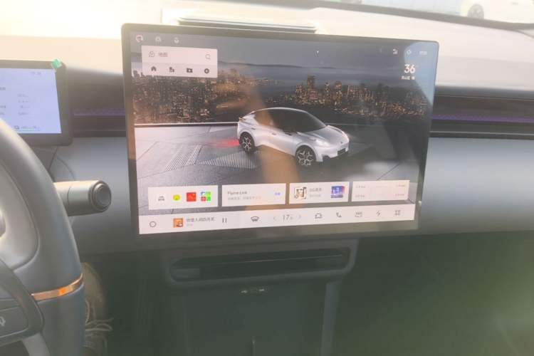 Used Lynk & Co Z20 2025 530 km Range Rear-Wheel Drive Pro Audio And AC Panel