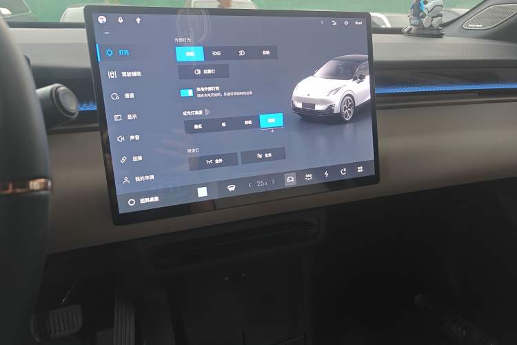 Used Lynk & Co Z20 2025 530 km Range Rear-Wheel Drive Pro Audio And AC Panel