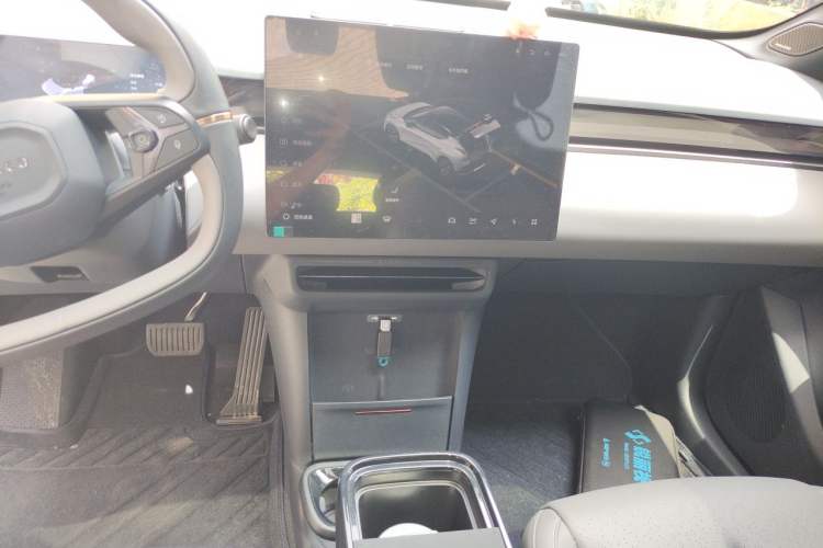 Used Lynk & Co Z20 2025 530 km Range Rear-Wheel Drive Pro Audio And AC Panel