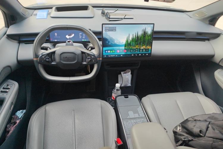 Used Lynk & Co Z20 2025 530 km Range Rear-Wheel Drive Max Center Console