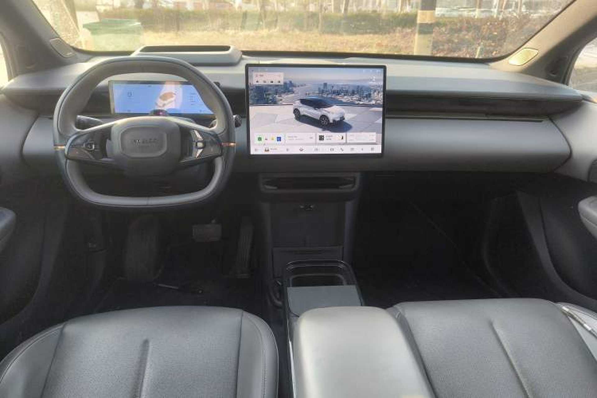 Used Lynk & Co Z20 2025 530 km Range Rear-Wheel Drive Max Center Console