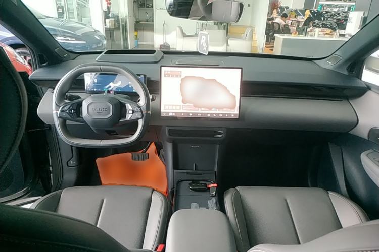 Used Lynk & Co Z20 2025 530 km Range Rear-Wheel Drive Max Center Console