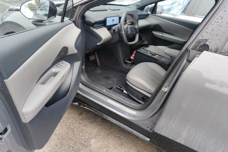 Used Lynk & Co Z20 2025 530 km Range Rear-Wheel Drive Max Driver Seat