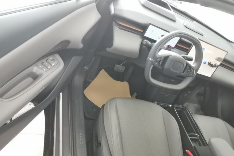 Used Lynk & Co Z20 2025 530 km Range Rear-Wheel Drive Max Driver Seat