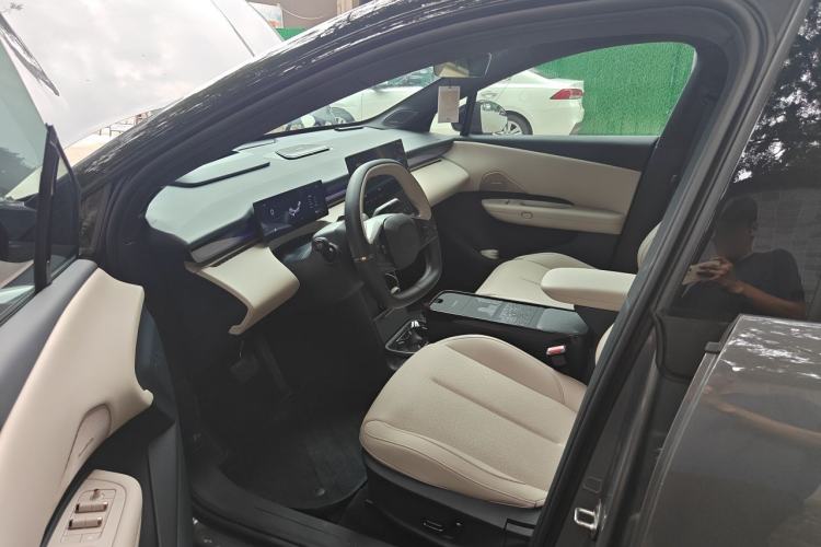 Used Lynk & Co Z20 2025 530 km Range Rear-Wheel Drive Max Driver Seat