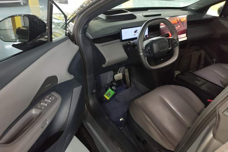 Used Lynk & Co Z20 2025 530 km Range Rear-Wheel Drive Max Driver Seat