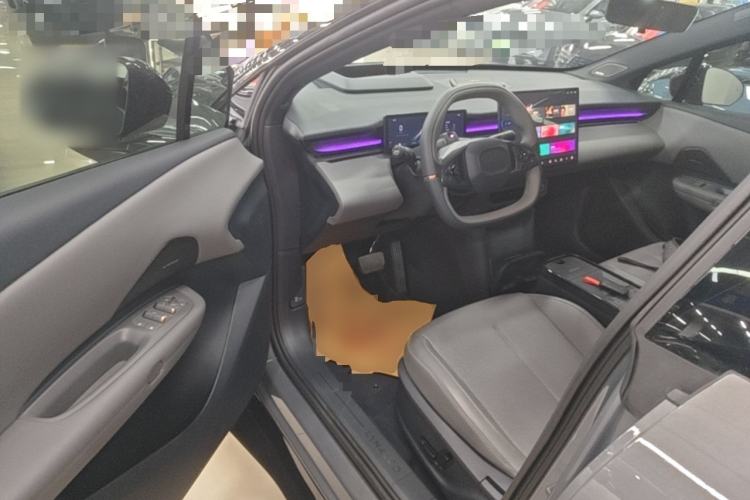 Used Lynk & Co Z20 2025 530 km Range Rear-Wheel Drive Max Driver Seat