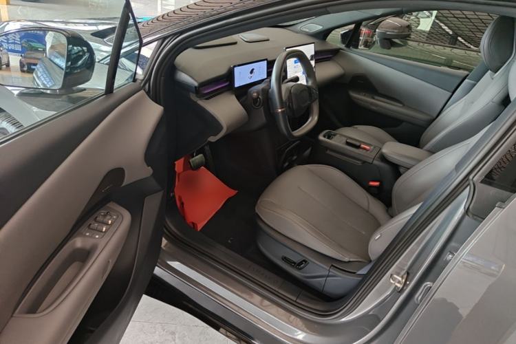 Used Lynk & Co Z20 2025 530 km Range Rear-Wheel Drive Max Driver Seat