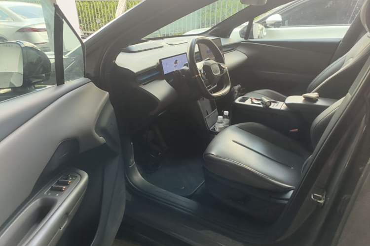 Used Lynk & Co Z20 2025 530 km Range Rear-Wheel Drive Max Driver Seat