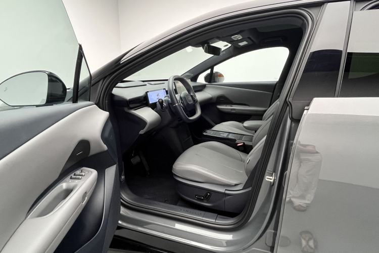 Used Lynk & Co Z20 2025 530 km Range Rear-Wheel Drive Max Driver Seat