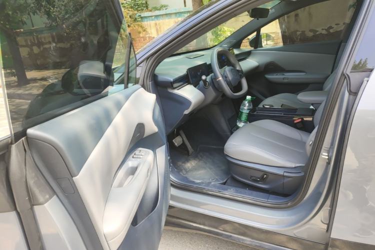 Used Lynk & Co Z20 2025 530 km Range Rear-Wheel Drive Pro Driver Seat