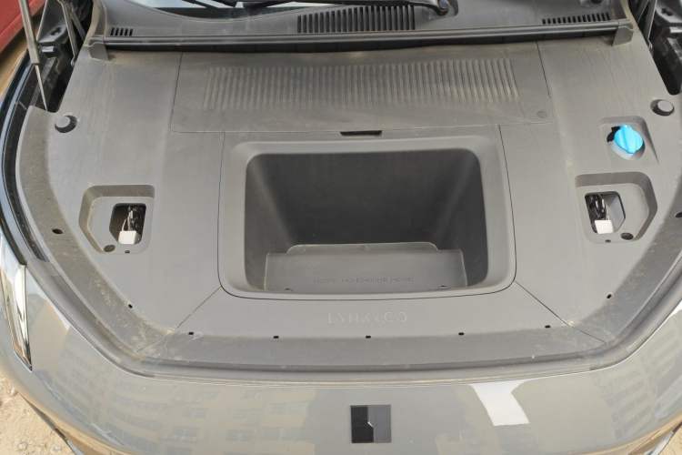 Used Lynk & Co Z20 2025 530 km Range Rear-Wheel Drive Max Engine Bay