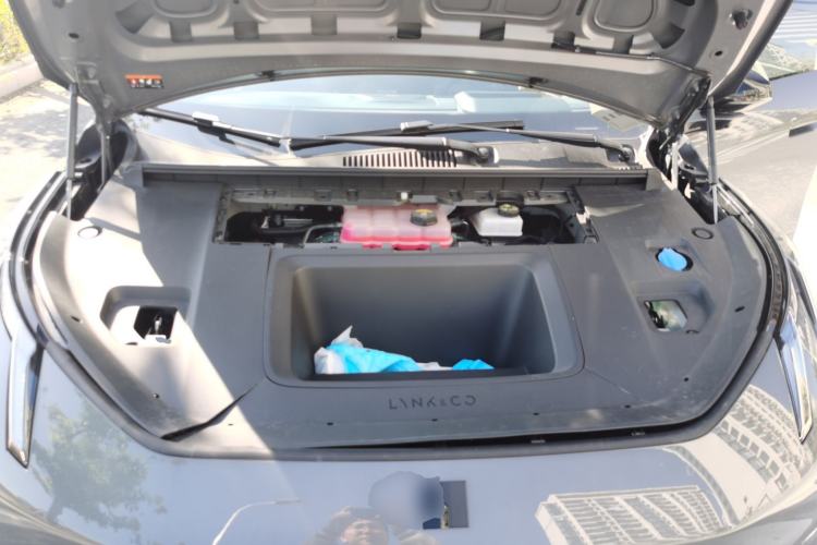Used Lynk & Co Z20 2025 530 km Range Rear-Drive Max "Chasing the Sun" Edition Engine Bay