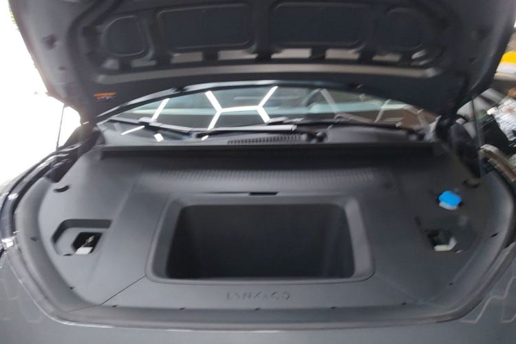 Used Lynk & Co Z20 2025 530 km Range Rear-Wheel Drive Max Engine Bay