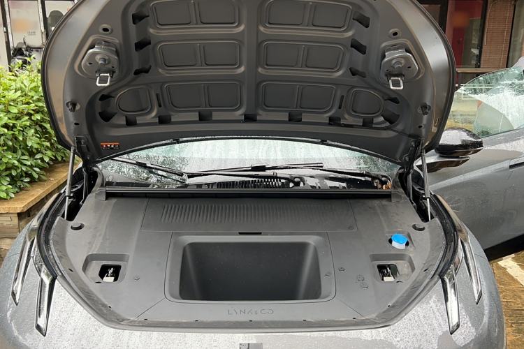 Used Lynk & Co Z20 2025 530 km Range Rear-Wheel Drive Max Engine Bay