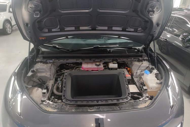 Used Lynk & Co Z20 2025 530 km Range Rear-Wheel Drive Max Engine Bay