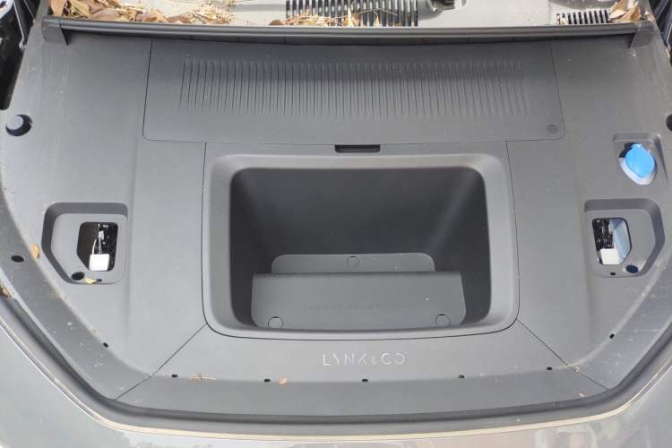 Used Lynk & Co Z20 2025 530 km Range Rear-Wheel Drive Pro Engine Bay