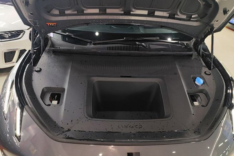 Used Lynk & Co Z20 2025 530 km Range Rear-Wheel Drive Max Engine Bay