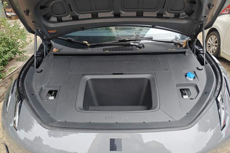 Used Lynk & Co Z20 2025 530 km Range Rear-Wheel Drive Max Engine Bay