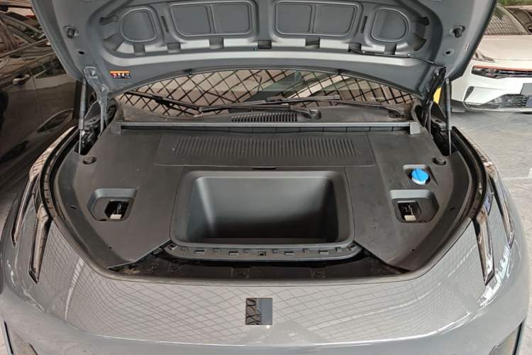 Used Lynk & Co Z20 2025 530 km Range Rear-Wheel Drive Max Engine Bay