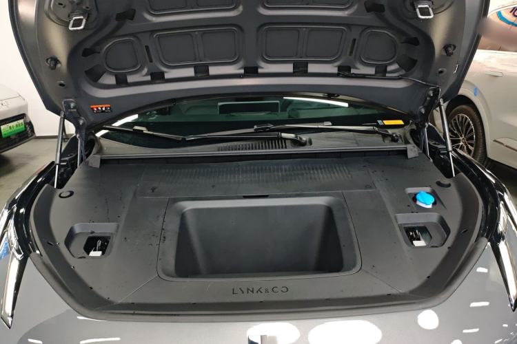 Used Lynk & Co Z20 2025 530 km Range Rear-Wheel Drive Max Engine Bay