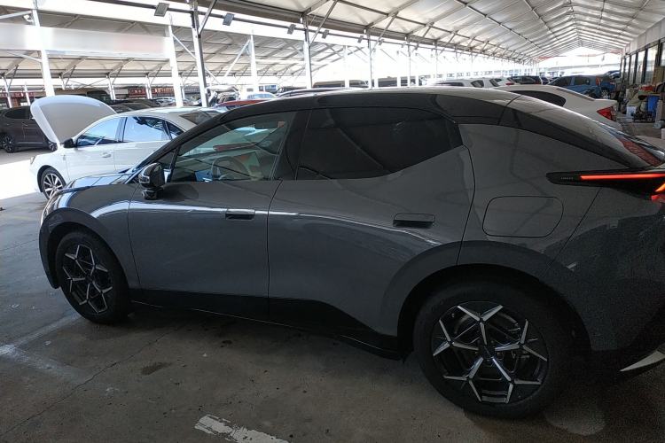 Used Lynk & Co Z20 2025 530 km Range Rear-Wheel Drive Max Exterior 3