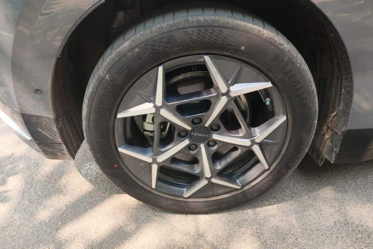 Used Lynk & Co Z20 2025 530 km Range Rear-Wheel Drive Pro Exterior 3