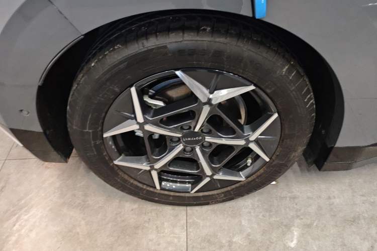 Used Lynk & Co Z20 2025 530 km Range Rear-Wheel Drive Max Exterior 8