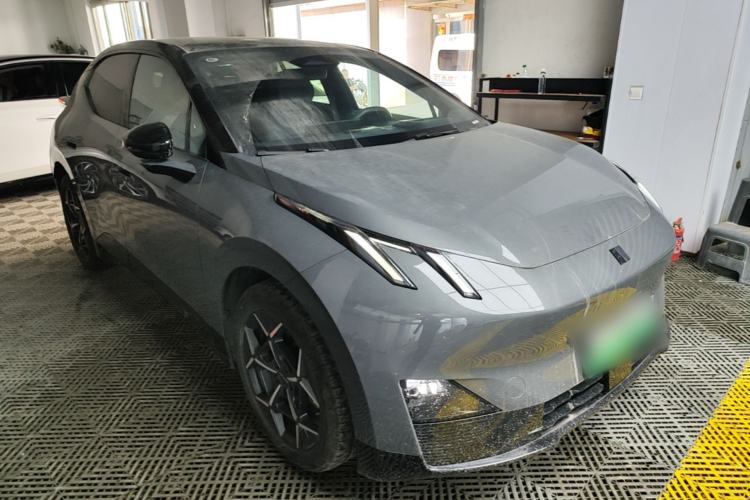 Used Lynk & Co Z20 2025 530 km Range Rear-Wheel Drive Max Front Right 45 Deg