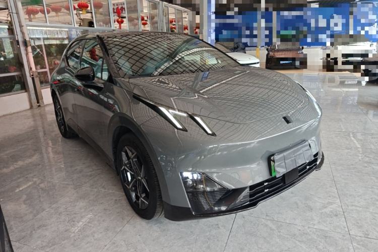 Used Lynk & Co Z20 2025 530 km Range Rear-Wheel Drive Max Front Right 45 Deg