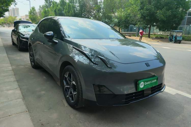 Used Lynk & Co Z20 2025 530 km Range Rear-Wheel Drive Pro Front Right 45 Deg