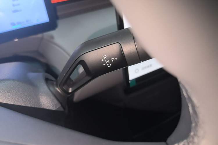 Used Lynk & Co Z20 2025 530 km Range Rear-Wheel Drive Pro Gear Lever